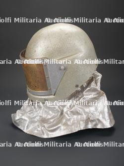 Allemagne, casque de protection contre le feu TEMPEX aluminise. Germany, aluminised TEMPEX fire-protection helmet. — photo 6