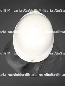 Allemagne, casque d'intervention en cas de seisme. Germany, earthquake-response helmet. — miniature 5