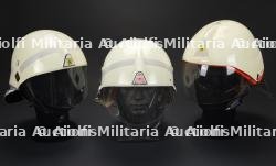 Allemagne, lot de trois casques de sapeurs-pompiers des annees 1990. Germany, set of three 1990s firefighter helmets.