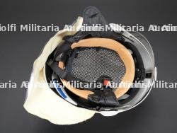 Allemagne, lot de trois casques de sapeurs-pompiers des annees 1990. Germany, set of three 1990s firefighter helmets. — photo 17