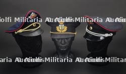Allemagne et Danemark, lot de trois casquettes de pompiers. Germany and Denmark, set of three firefighter peaked caps.