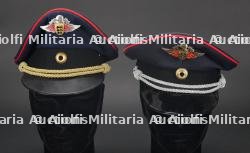 Allemagne et Danemark, lot de trois casquettes de pompiers. Germany and Denmark, set of three firefighter peaked caps. — photo 2