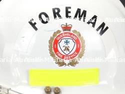 Australie, lot de deux casques et d'un chapeau de pompiers et de sauveteurs. Australia, set of two helmets and a fire and rescue service hat. — miniature 8