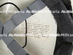 Australie, lot de deux casques et d'un chapeau de pompiers et de sauveteurs. Australia, set of two helmets and a fire and rescue service hat. — photo 13