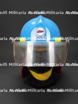 Australie, lot de deux casques de sapeurs-pompiers. Australia, set of two firefighter helmets. — miniature 15
