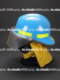 Australie, lot de deux casques de sapeurs-pompiers. Australia, set of two firefighter helmets. — miniature 17