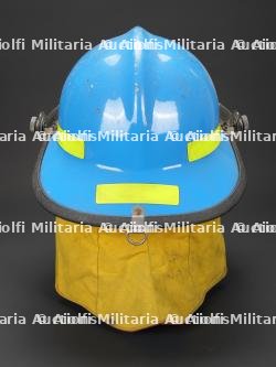 Australie, lot de deux casques de sapeurs-pompiers. Australia, set of two firefighter helmets. — miniature 19
