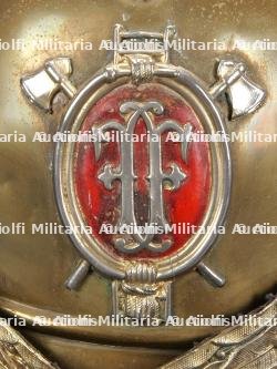 Autriche, casque en cuivre d'officier de sapeurs-pompiers volontaires, debut du XXe siecle. Austria, copper volunteer fire officer's helmet, early 20th century. — photo 4