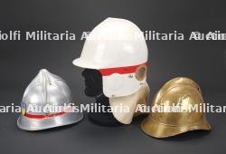 Autriche, lot de trois casques de sapeurs-pompiers. Austria, set of three firefighter helmets. — miniature 2
