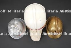 Autriche, lot de trois casques de sapeurs-pompiers. Austria, set of three firefighter helmets. — miniature 7
