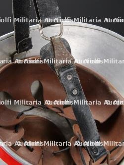 Autriche, lot de trois casques de sapeurs-pompiers. Austria, set of three firefighter helmets. — miniature 10