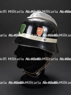 Autriche, lot de deux casques de sapeurs-pompiers des annees 1970-1980. Austria, set of two firefighter helmets from the 1970s–1980s. — miniature 2