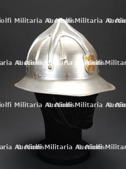 Autriche, lot de deux casques de sapeurs-pompiers des annees 1970-1980. Austria, set of two firefighter helmets from the 1970s–1980s. — photo 9