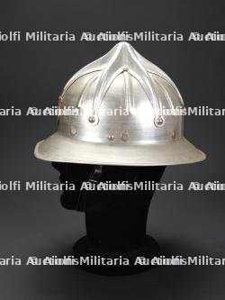 Autriche, lot de deux casques de sapeurs-pompiers des annees 1970-1980. Austria, set of two firefighter helmets from the 1970s–1980s. — miniature 12