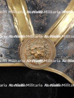 Belgique ou Allemagne, casque de feu a criniere et bottes-sabots. Belgium or Germany, fire helmet with horsehair crest and wooden-soled boots. — photo 12