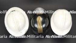 Belgique, lot de trois casques Adrian de sapeurs-pompiers, dont un de Bruxelles. Belgium, set of three Adrian firefighter helmets, including one from Brussels. — miniature 8