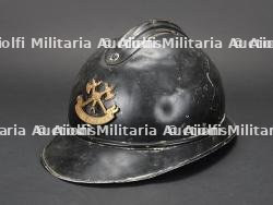 Belgique, Arlon, casque Adrian de sapeur-pompier. Belgium, Arlon, Adrian firefighter helmet.