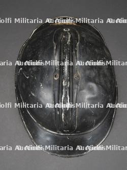 Belgique, Arlon, casque Adrian de sapeur-pompier. Belgium, Arlon, Adrian firefighter helmet. — photo 7