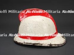 Belgique, Anderlecht, casque de sapeur-pompier des annees 1950. Belgium, Anderlecht, 1950s firefighter helmet. — photo 4