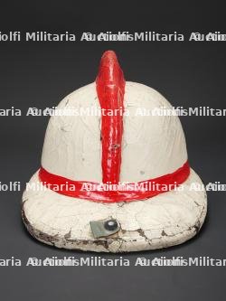 Belgique, Anderlecht, casque de sapeur-pompier des annees 1950. Belgium, Anderlecht, 1950s firefighter helmet. — photo 5