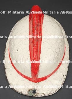 Belgique, Anderlecht, casque de sapeur-pompier des annees 1950. Belgium, Anderlecht, 1950s firefighter helmet. — photo 6