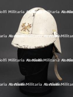 Belgique, Bruxelles, casque d'officier de sapeurs-pompiers. Belgium, Brussels, firefighter officer's helmet.