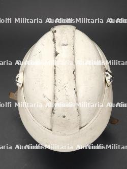 Belgique, Bruxelles, casque d'officier de sapeurs-pompiers. Belgium, Brussels, firefighter officer's helmet. — photo 8