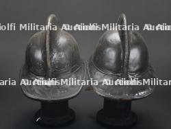 Belgique, lot de deux casques de sapeurs-pompiers de Bruxelles. Belgium, set of two Brussels firefighter helmets. — miniature 7