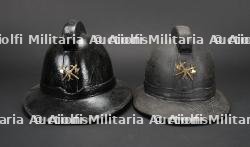 Belgique, lot de deux casques de sapeurs-pompiers de Bruxelles. Belgium, set of two Brussels firefighter helmets. — miniature 4