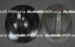 Belgique, lot de deux casques de sapeurs-pompiers de Bruxelles. Belgium, set of two Brussels firefighter helmets. — miniature 8