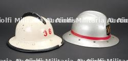 Belgique, casque d’eleve officier de sapeurs-pompiers et casque avec support de lampe. Belgium, trainee fire officer helmet and helmet with lamp bracket. — miniature 3