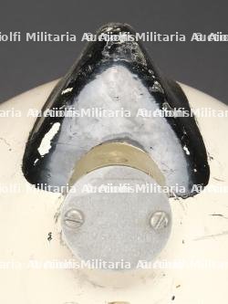Belgique, casque d’eleve officier de sapeurs-pompiers et casque avec support de lampe. Belgium, trainee fire officer helmet and helmet with lamp bracket. — miniature 9