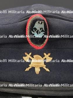 Belgique, lot de cinq coiffures de sapeurs-pompiers. Belgium, set of five firefighter headpieces. — photo 13