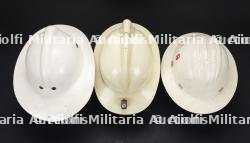 Belgique, lot de quatre casques de sapeurs-pompiers des annees 1980-1990, dont un de Liege. Belgium, set of four 1980s–1990s firefighter helmets, including one from Liege. — photo 9