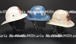 Belgique, lot de quatre casques de sapeurs-pompiers des annees 1980. Belgium, set of four 1980s firefighter helmets. — miniature 3