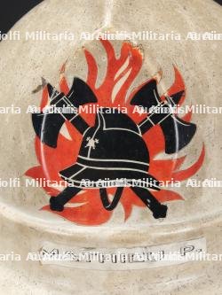 Belgique, lot de quatre casques de sapeurs-pompiers des annees 1980. Belgium, set of four 1980s firefighter helmets. — miniature 7