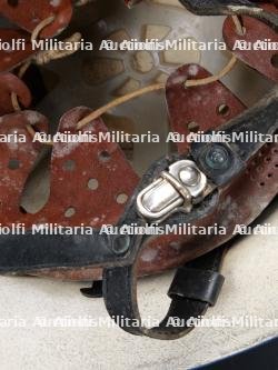 Belgique, lot de quatre casques de sapeurs-pompiers des annees 1980. Belgium, set of four 1980s firefighter helmets. — miniature 14