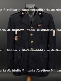 Belgique, uniformes d’officier et de sapeurs-pompiers. Belgium, fire officer and firefighter uniforms. — photo 2