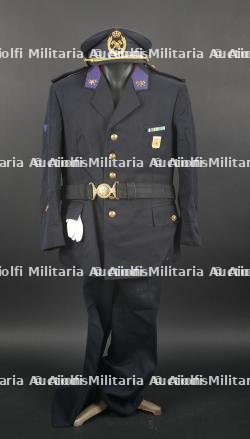 Belgique, uniformes d’officier et de sapeurs-pompiers. Belgium, fire officer and firefighter uniforms. — miniature 14