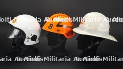Benelux, lot de quatre casques de sapeurs-pompiers. Benelux, set of four firefighter helmets. — miniature 3