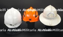Benelux, lot de quatre casques de sapeurs-pompiers. Benelux, set of four firefighter helmets. — miniature 8