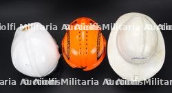 Benelux, lot de quatre casques de sapeurs-pompiers. Benelux, set of four firefighter helmets. — photo 9