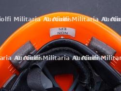 Benelux, lot de quatre casques de sapeurs-pompiers. Benelux, set of four firefighter helmets. — miniature 14