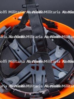 Benelux, lot de quatre casques de sapeurs-pompiers. Benelux, set of four firefighter helmets. — miniature 16