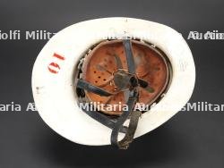 Benelux, lot de quatre casques de sapeurs-pompiers. Benelux, set of four firefighter helmets. — photo 17