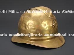 Bulgarie, casque de sapeur-pompier des annees 1940-1950. Bulgaria, firefighter helmet from the 1940s–1950s. — photo 2