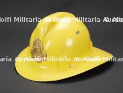 Cambodge, casque de sapeur-pompier. Cambodia, firefighter helmet.