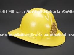 Cambodge, casque de sapeur-pompier. Cambodia, firefighter helmet. — photo 2