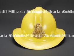 Cambodge, casque de sapeur-pompier. Cambodia, firefighter helmet. — photo 3