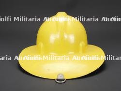 Cambodge, casque de sapeur-pompier. Cambodia, firefighter helmet. — photo 5